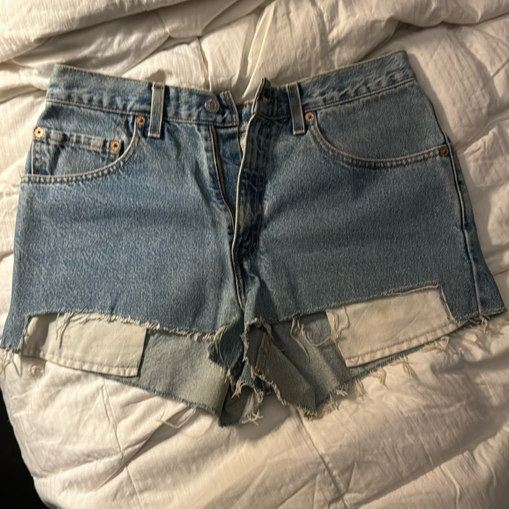 Vintage Levi’s 550 cut off denim shorts